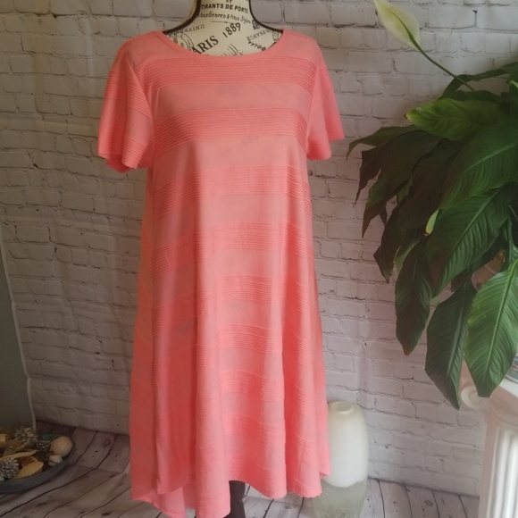 LuLaRoe Dresses & Skirts - 💥LULAROE MEDIUM CORAL CARLEY.